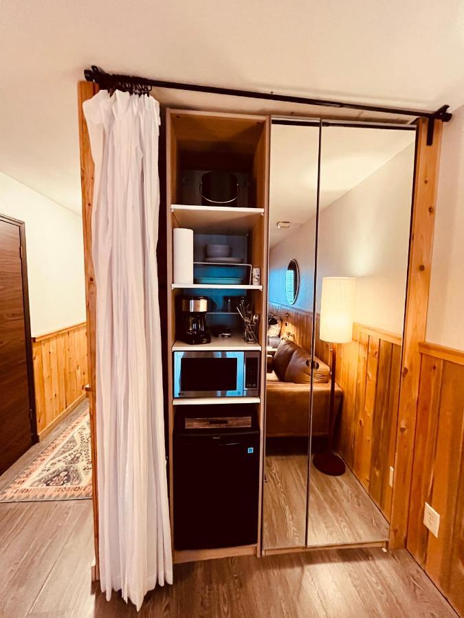 Doco Rocky Mountain Vacation Rental-Queen Suite With Resort Amenities グランビー エクステリア 写真