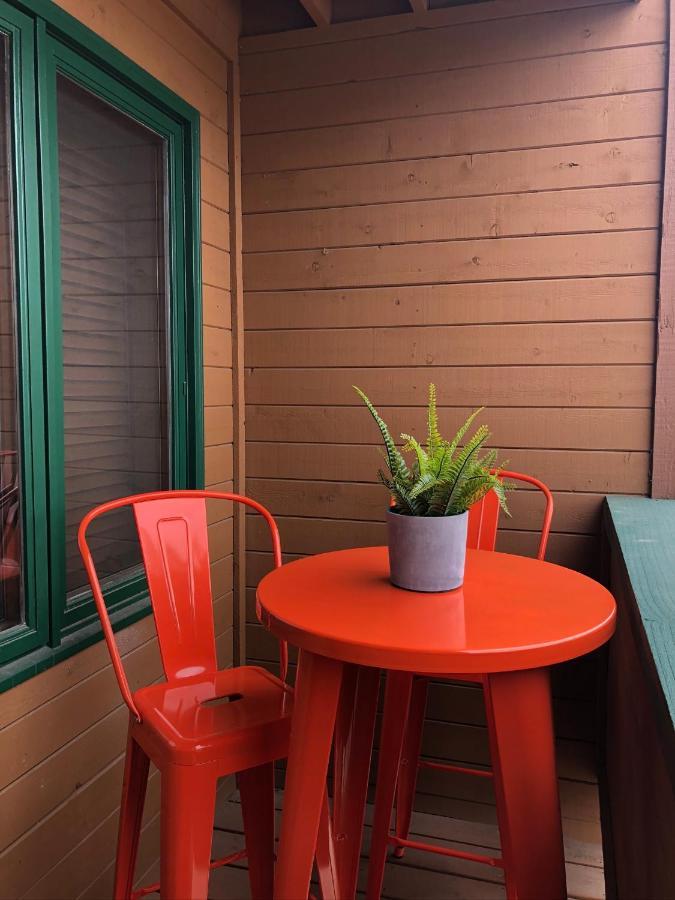 Doco Rocky Mountain Vacation Rental-Queen Suite With Resort Amenities グランビー エクステリア 写真