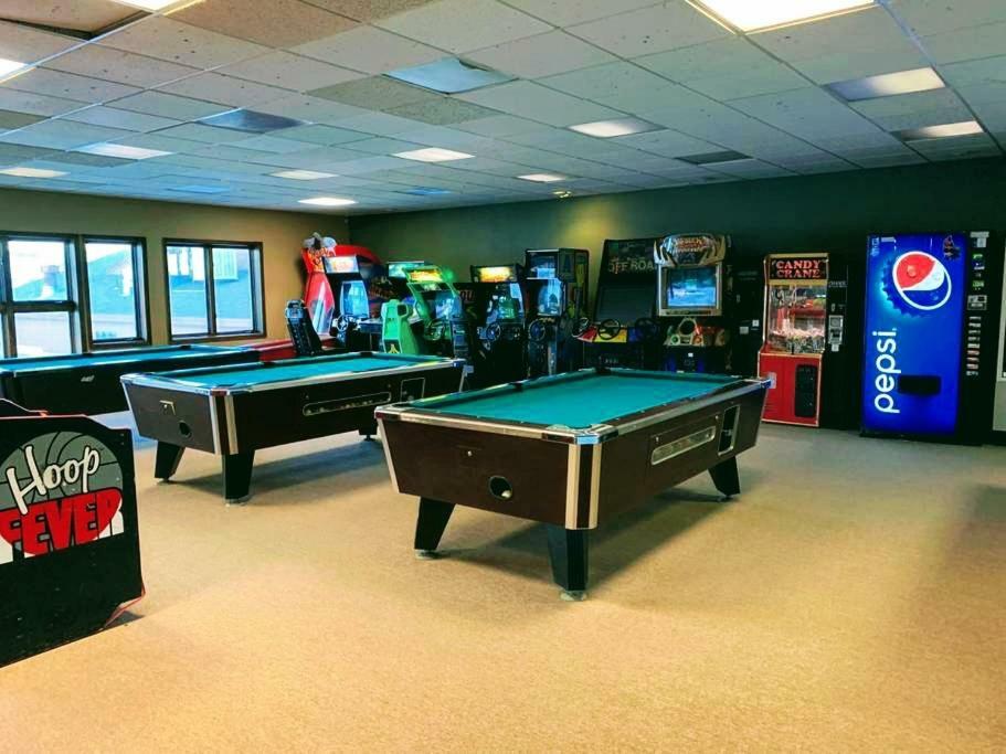 Doco Rocky Mountain Vacation Rental-Queen Suite With Resort Amenities グランビー エクステリア 写真